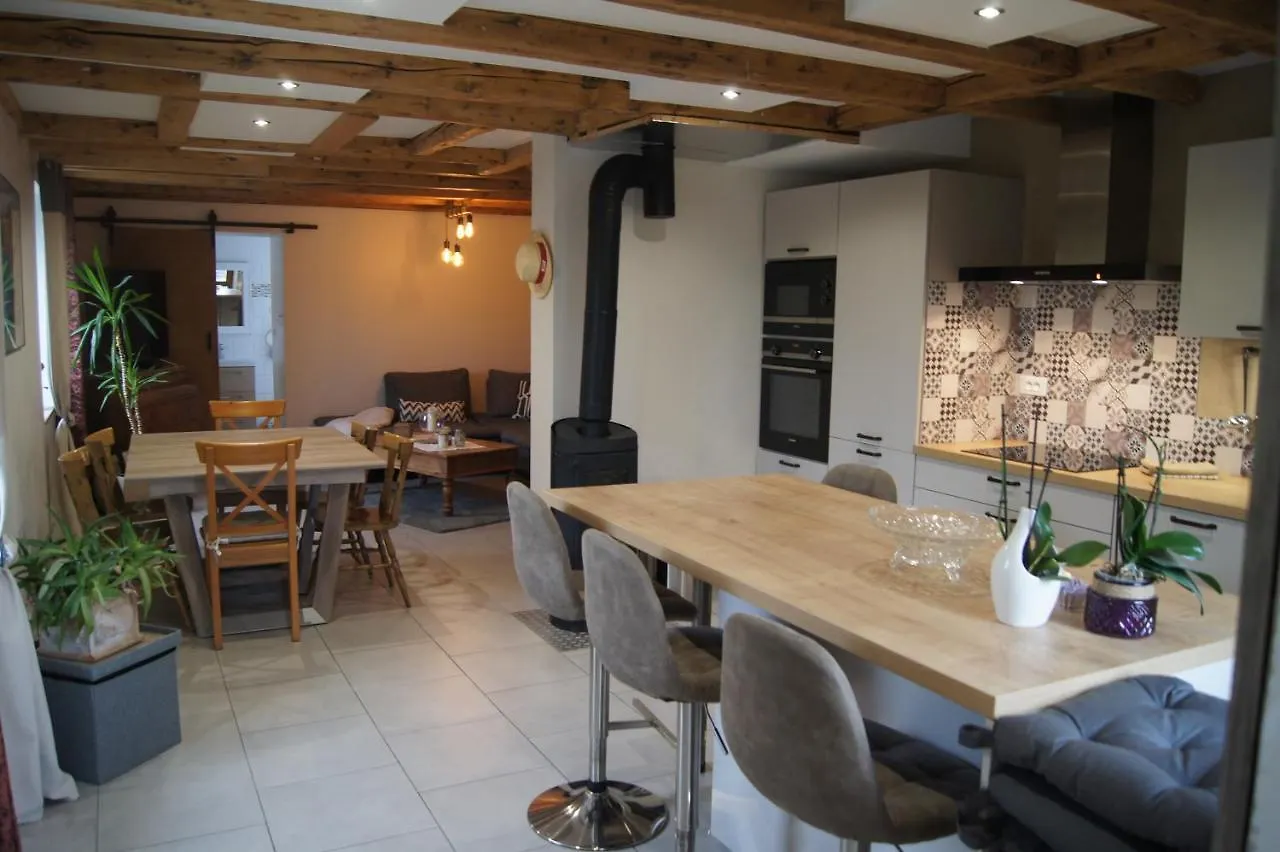Holiday home Agreable Maison De Village Proche Frontiere. Machilly
