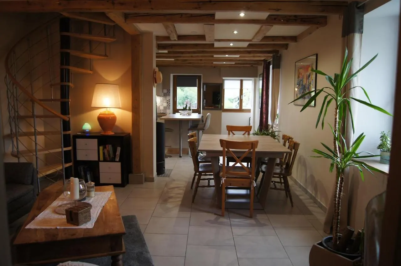 Holiday home Agreable Maison De Village Proche Frontiere. Machilly